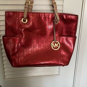 MICHAEL Michael Kors Jet Set patent leather tote